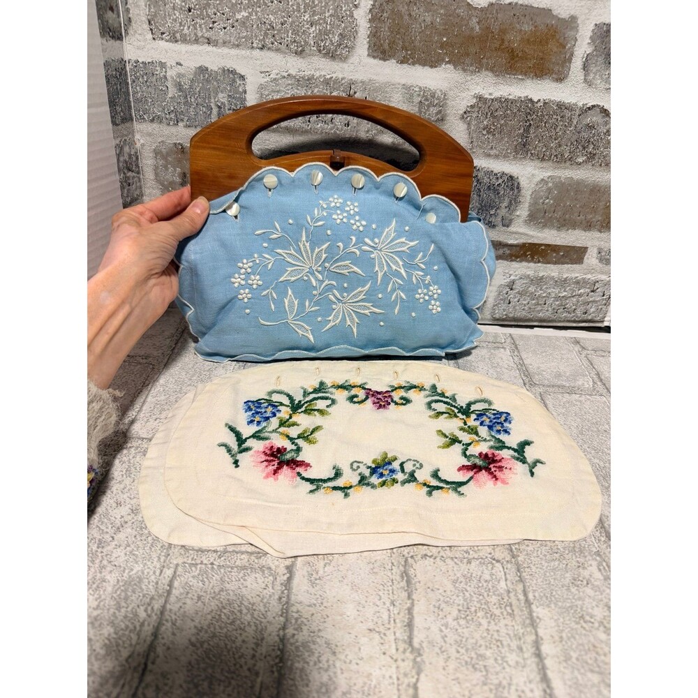 Bermuda Cedar Handle Bag" made by H.A. & E. Smith Ltd Bermuda bag W/extra cover